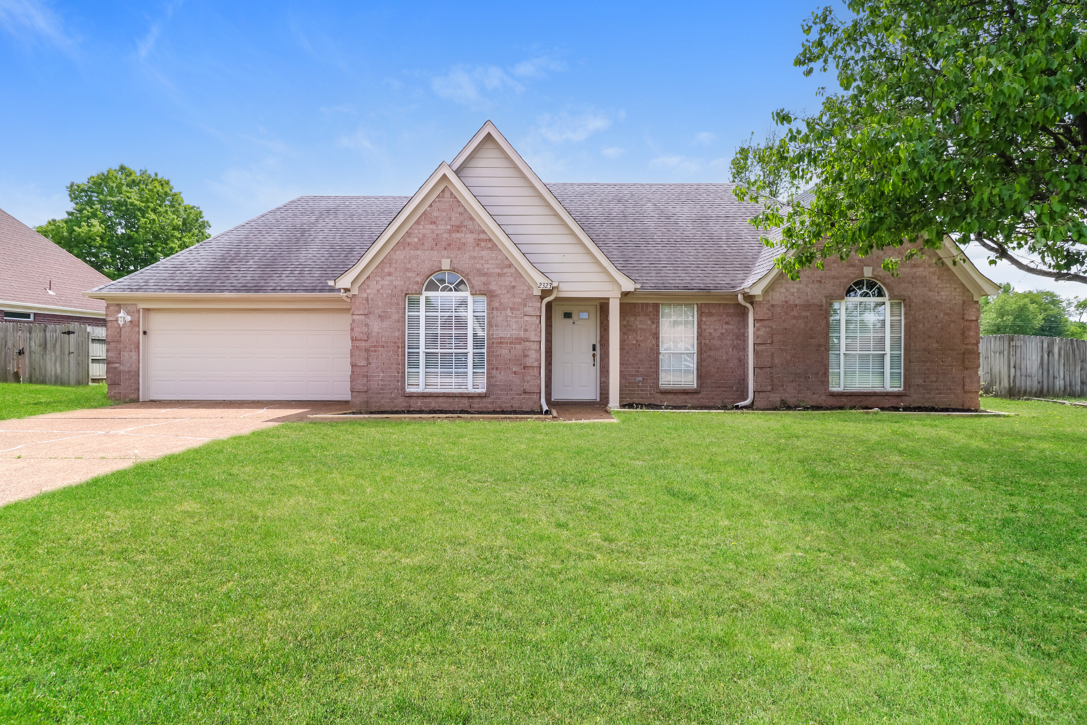 2323 Kindlewood Dr SOUTHAVEN, MS 38672